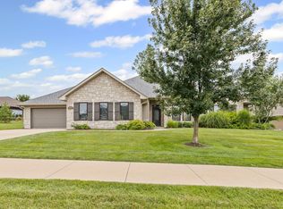 6308 Bridle Bend Dr, Columbia, MO 65201