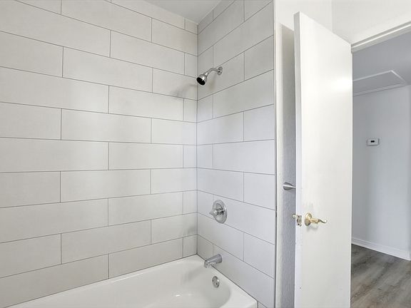 5th image of 4004 W Watrous Ave