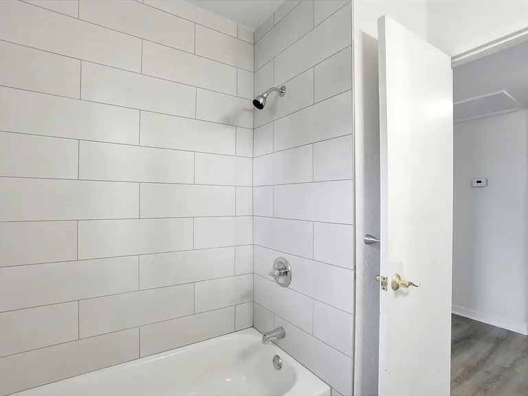 4004 W Watrous Ave — Photo 5