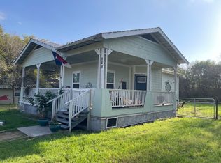929 Red River St, Lockhart, TX 78644