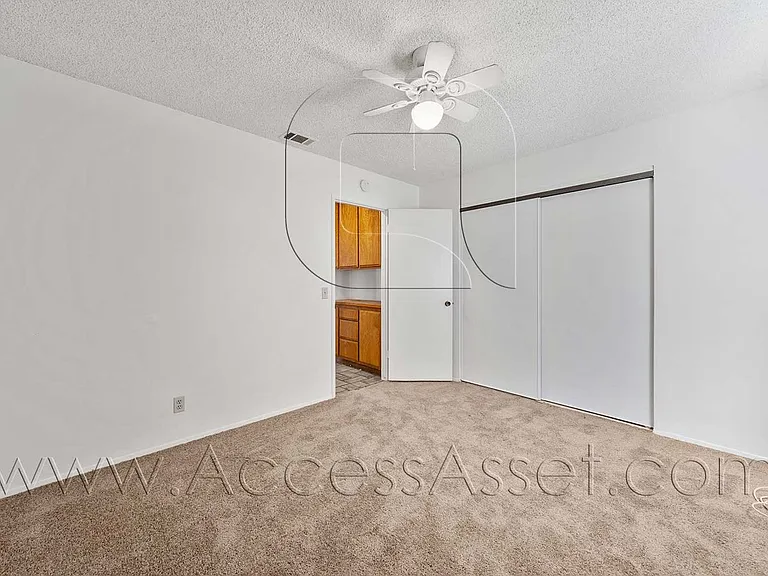 1700 Walden Ln — Photo 17
