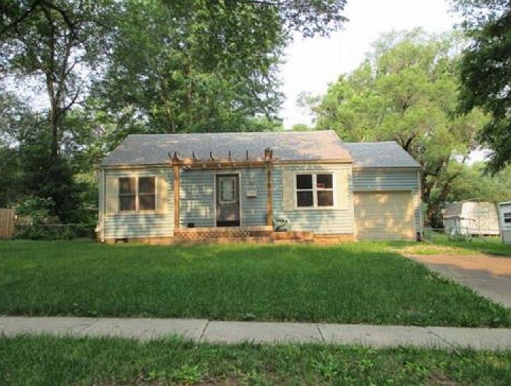 2nd image of 8106 Hadley St