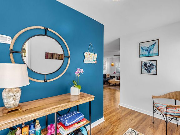 4th image of 1075 Duval St APT R10