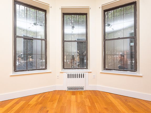 4th image of 1058 Bergen St #3LFC