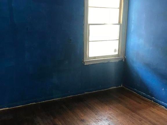 5th image of 6908 Pearl St