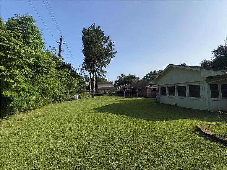 12119 Dunlap St — Photo 24