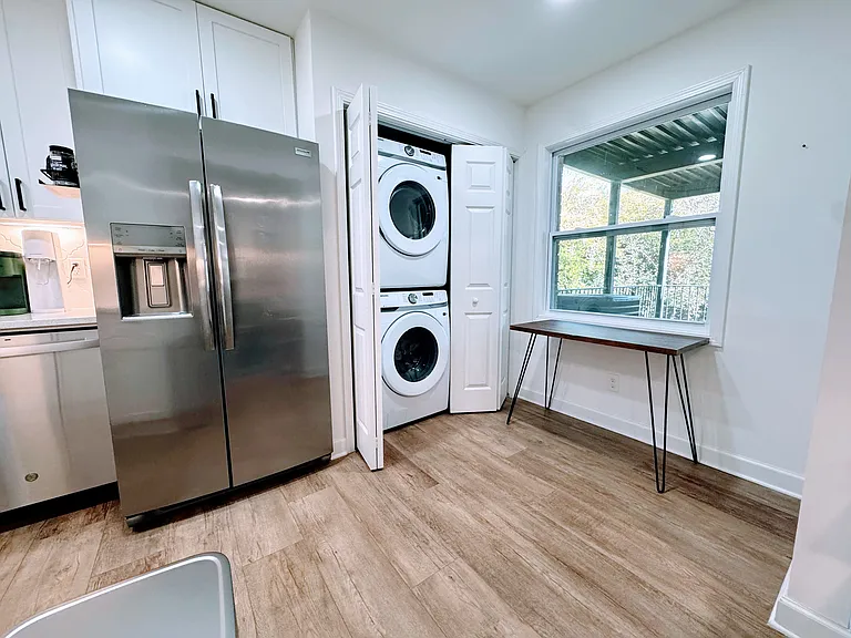 275 Winding River Dr — Photo 12