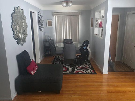 4th image of 12835 W Parkway St