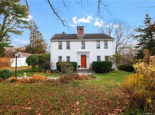 206 Roxbury Rd, Niantic, CT 06357