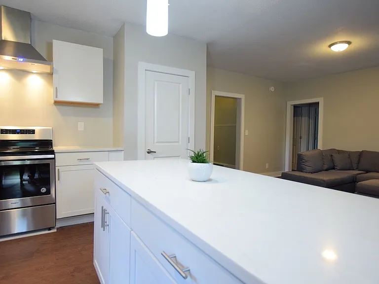 1002 N Aurora St — Photo 125