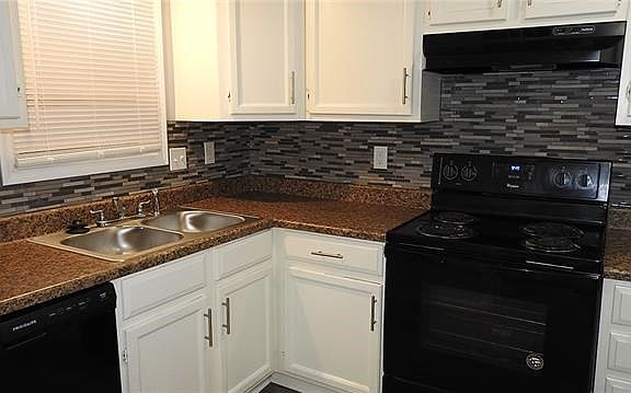 4th image of 1726 Winchester Ave