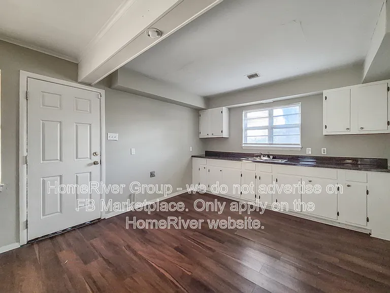 644 Kent St — Photo 6