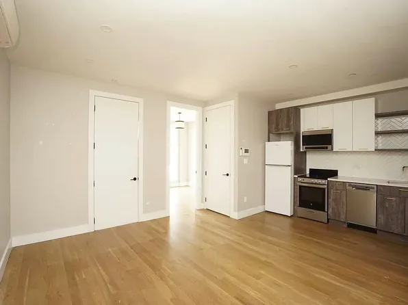 762 East 32nd Street image 1 of 4