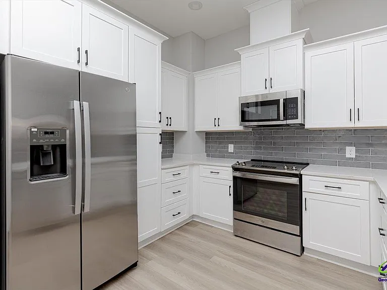 1013 Northside Dr — Photo 45