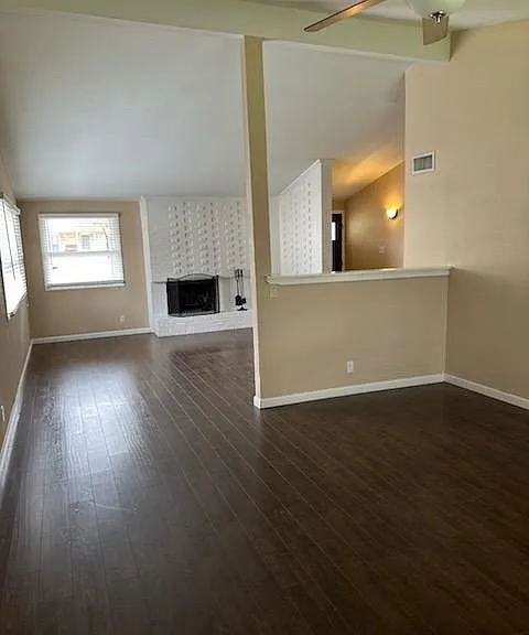 919 Melrose Dr — Photo 4