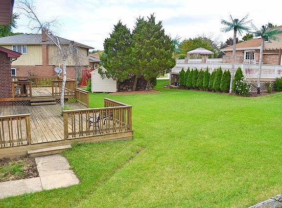 3rd image of 15703 Parkside Dr