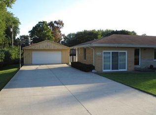 19390 Pasadena Ave, South Bend, IN 46614