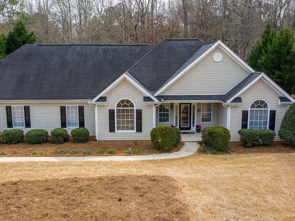 1st image of 165 Oakwood Trl