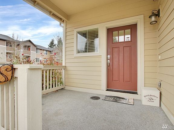 3rd image of 1551 Onyx St SE