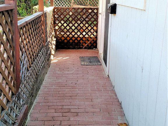 4th image of 3009 Oleander Ave Unit A