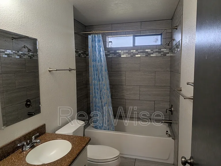 539 Hatfield Dr — Photo 15