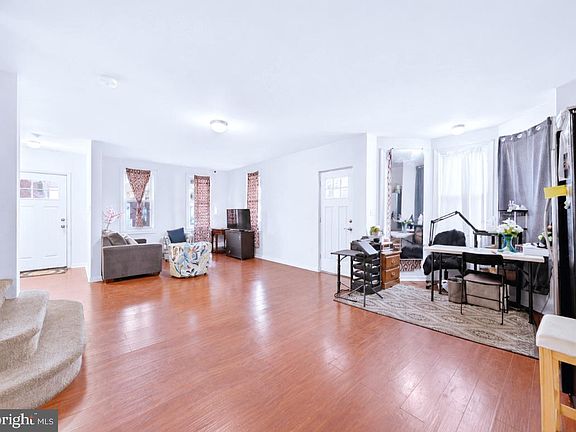 3rd image of 38 E Hancock St