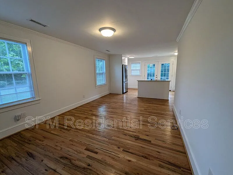 Crescent Heights — Photo 3