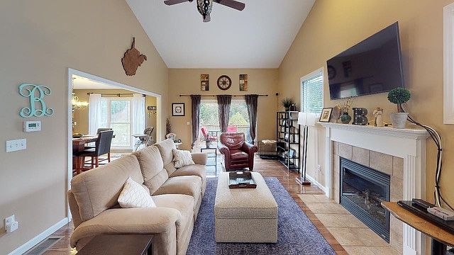 1st image of 107 Village Crest Dr
