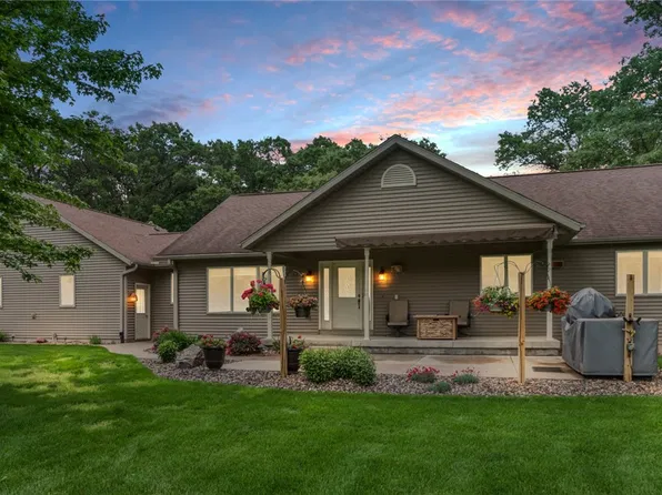 9460 S Hillview Road, Fall Creek, WI 54742