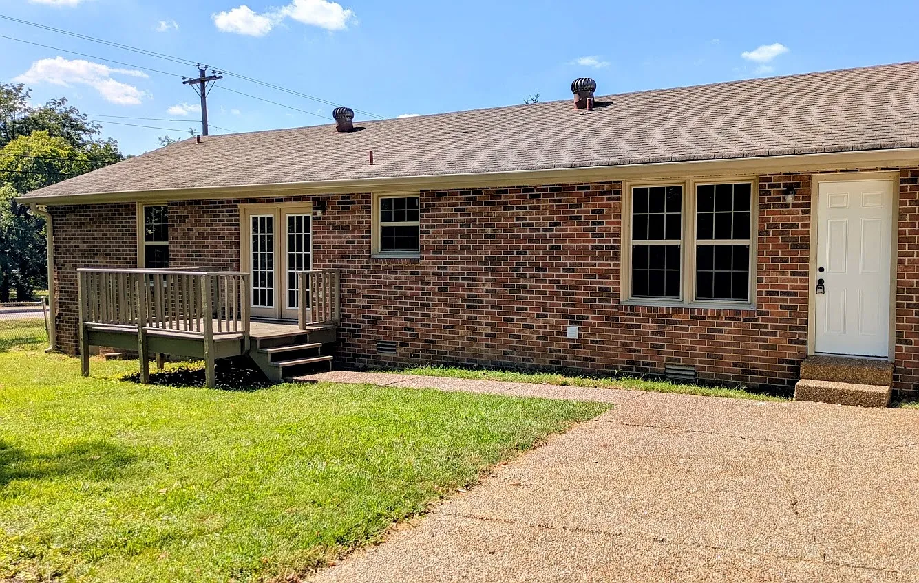 3 bed, 1456 sqft, $2,450 — Photo 3