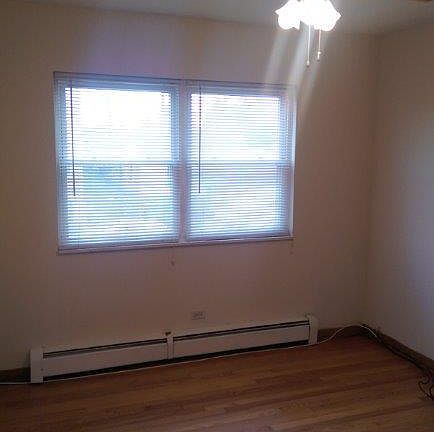 3rd image of 3057 N Narragansett Ave APT 5