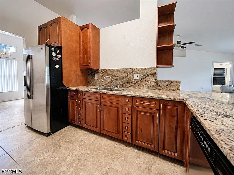 20 Hampton Ave — Photo 4