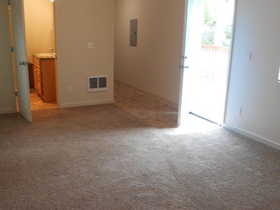 3rd image of 12408-12414 SE Ivon Ct #12414C