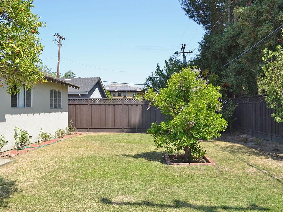 2nd image of 1016 Huntingdon Dr