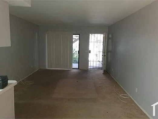 2421 W Acacia Ave — Photo 15