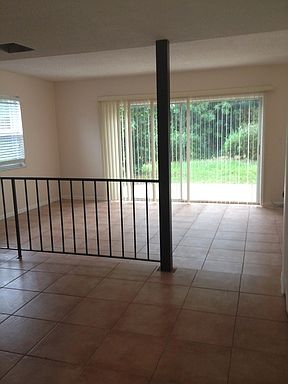3rd image of 4242 Parkside Dr