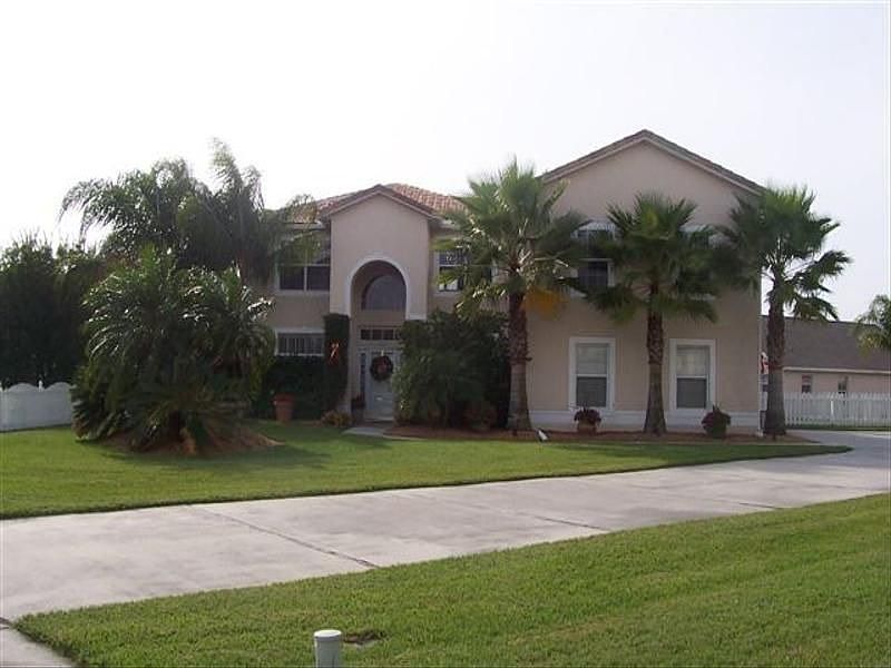 2nd image of 204 Woodson Ct