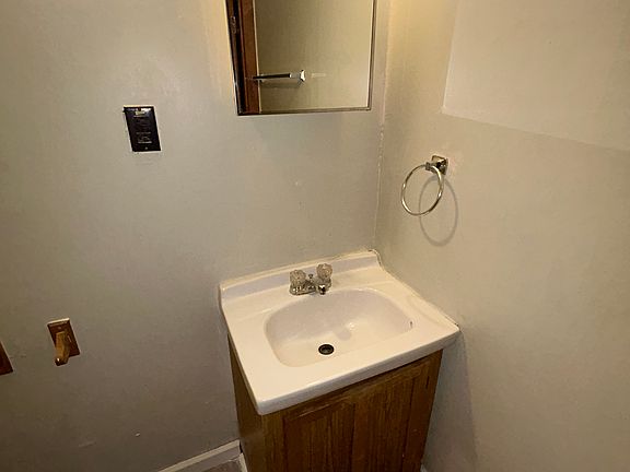 2nd image of 131 Wood St #206