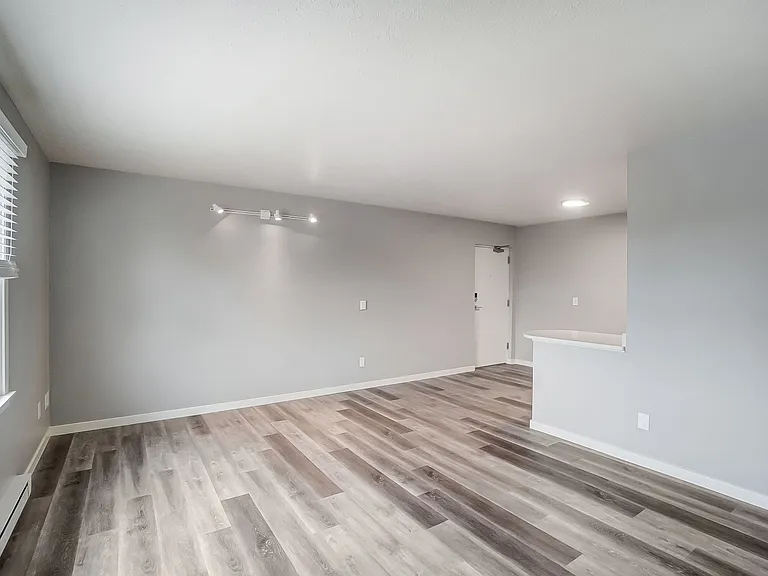 Chardon Place Apartments and Townhomes — Photo 5