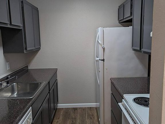 2nd image of 7984 Gladys Ave