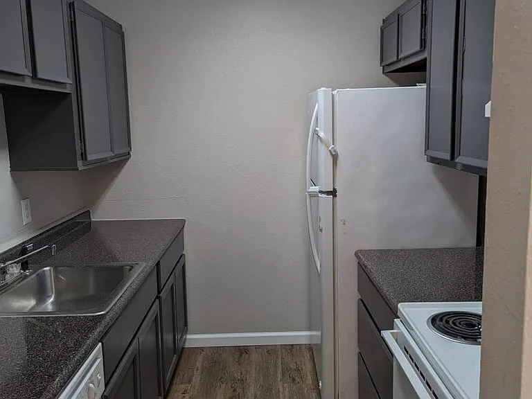 7984 Gladys Ave — Photo 2