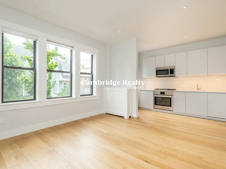 12 Elko St #2T — Photo 3