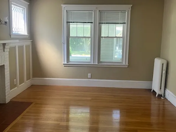 63 Lyman St #63, Waltham, MA 02452