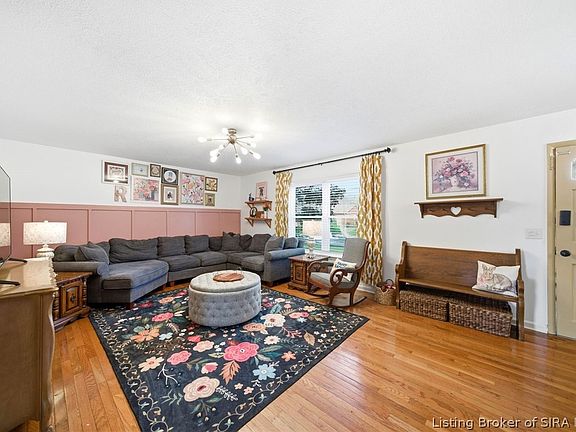 3rd image of 300 Emerson Avenue
