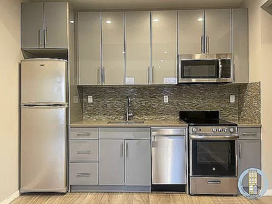 1st image of 285 Jefferson Ave APT 2F