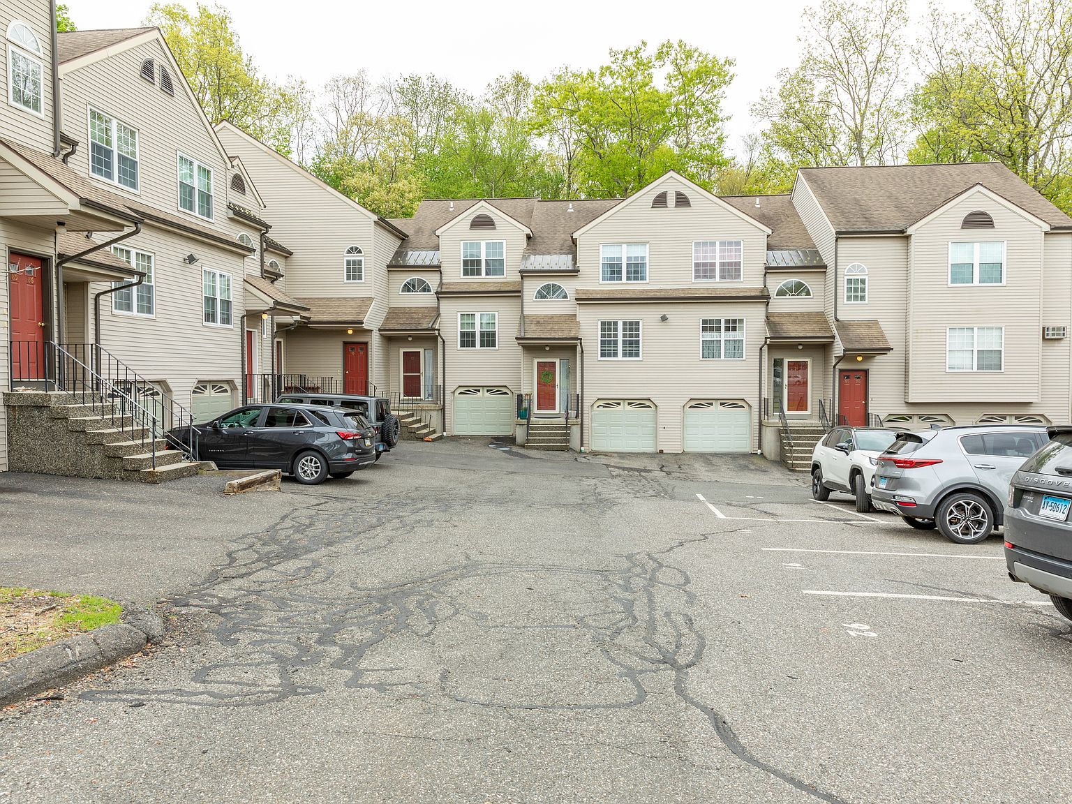 29 Taft Point, Waterbury, CT 06708 Zillow