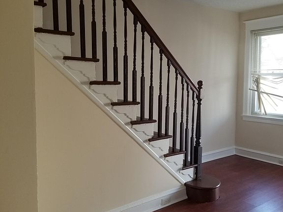 2nd image of 4762 Vista St