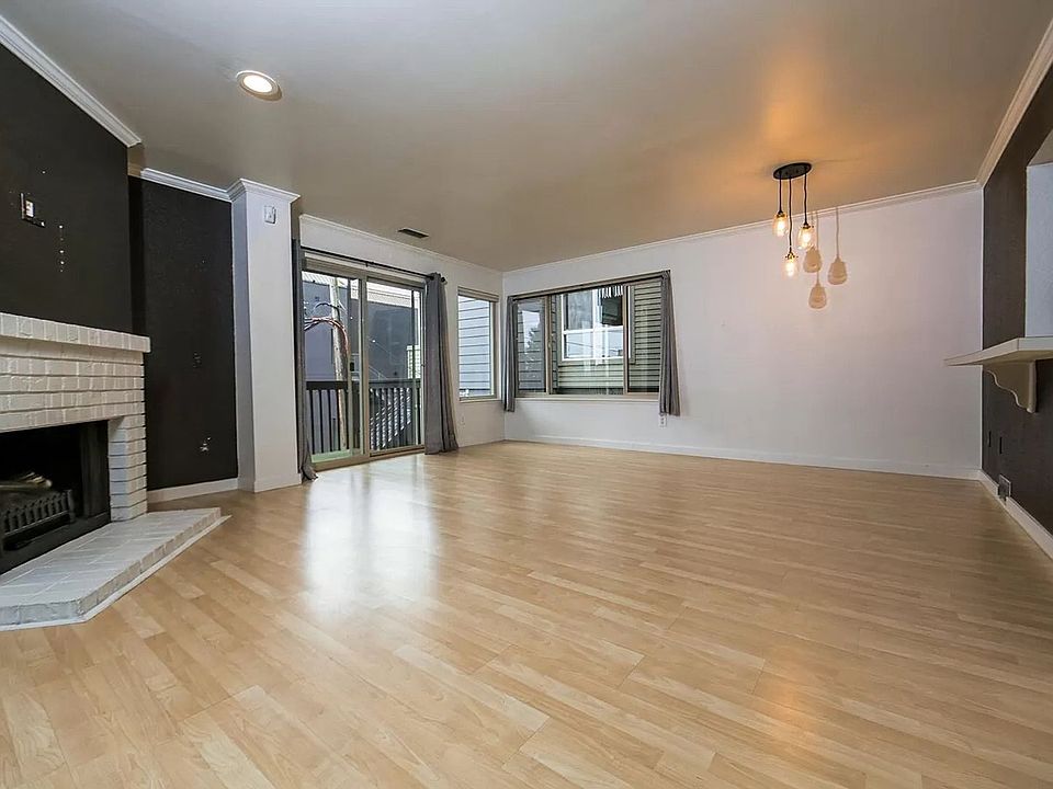 1st image of 1526 Aurora Ave N APT D