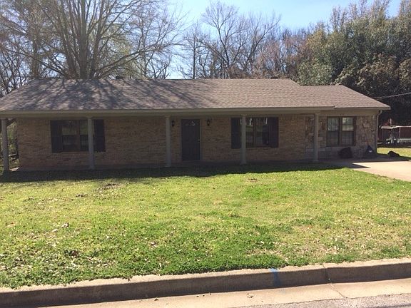 3rd image of 111 Woodhaven Dr