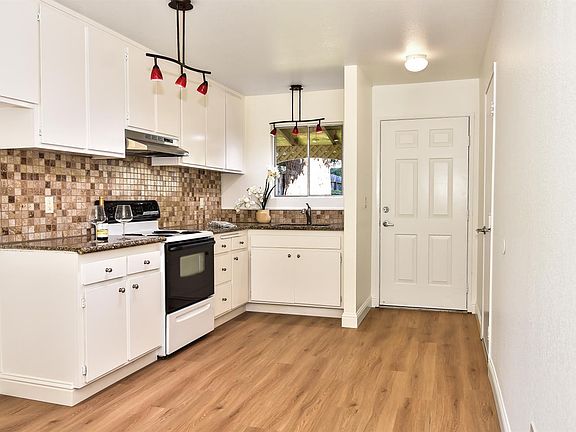 4th image of 111 Acorn Drive